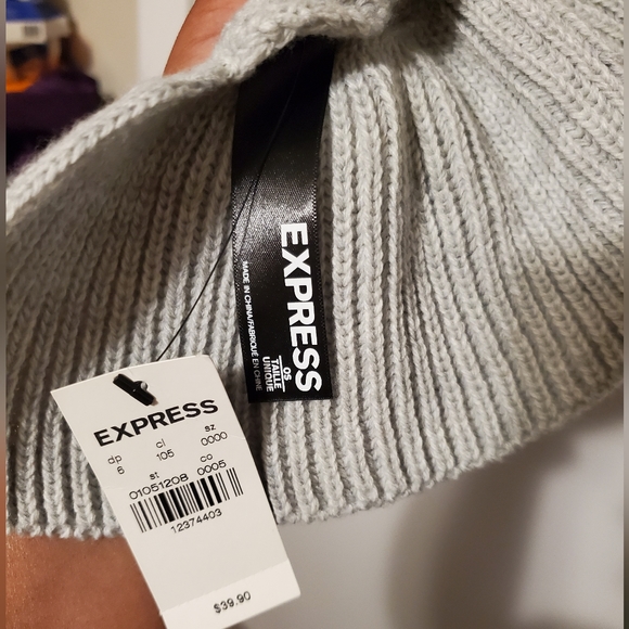 ❄️Express scarf new with tag❄️ - Picture 2 of 2